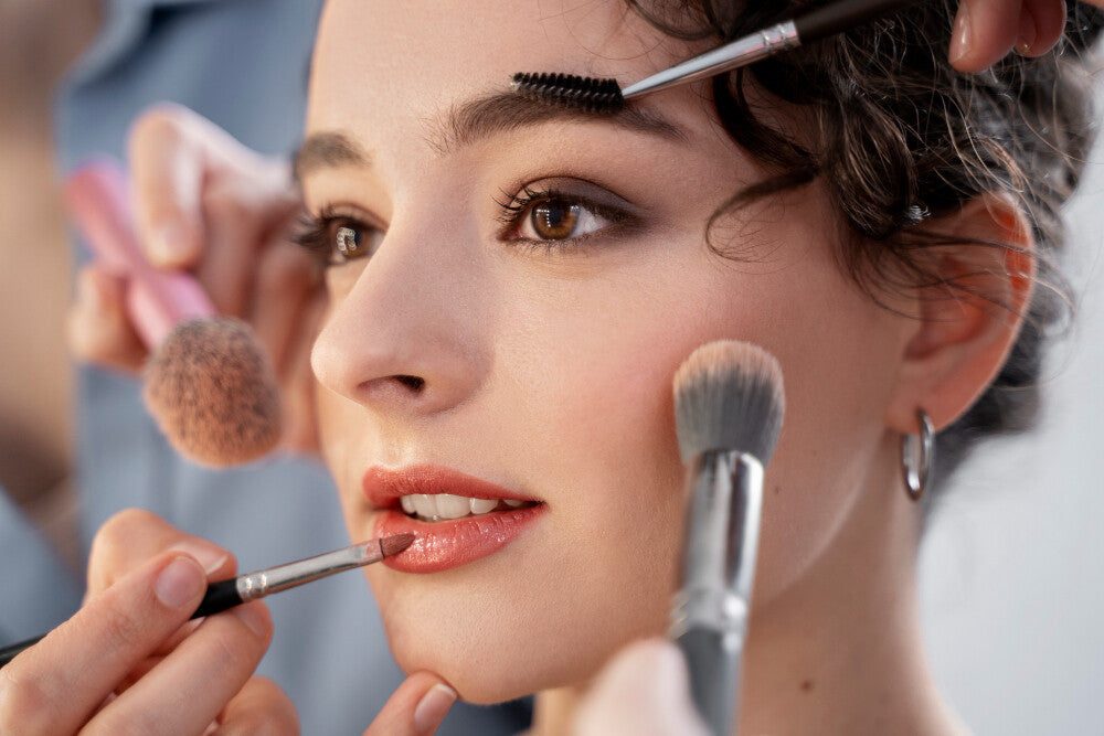 Trucos de maquillaje para un aspecto más fresco y luminoso