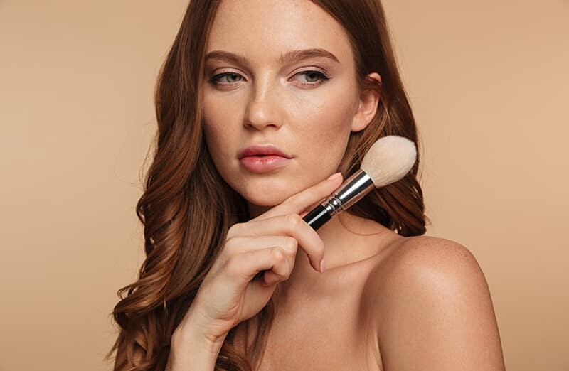 Los 10 errores de maquillaje más comunes y cómo corregirlos
